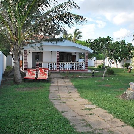 Beach House Mirissa Habitación foto