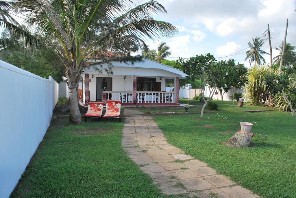 Beach House Mirissa Habitación foto